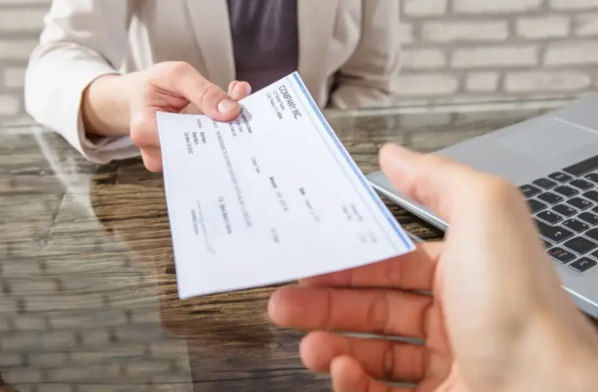 Cheques Online Canada vs Traditional Cheques: Which Is More Secure?
