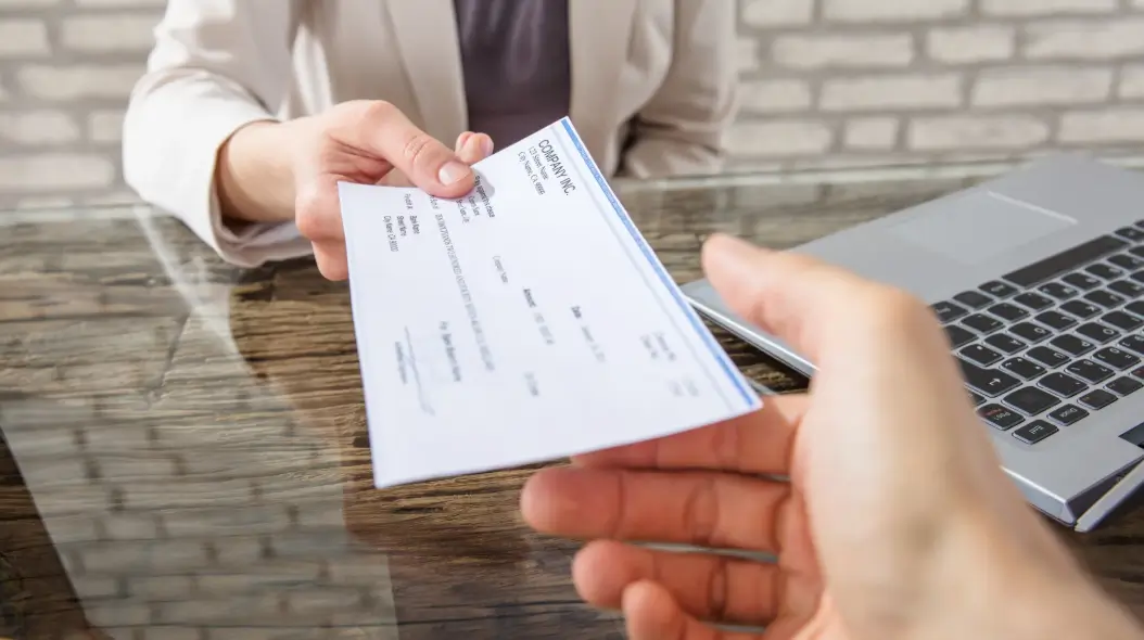 Cheques Online Canada vs Traditional Cheques: Which Is More Secure?